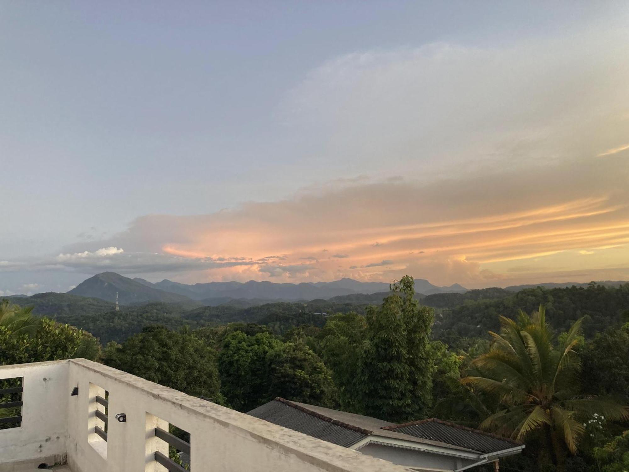 Misty Mountain Lodge Kegalle Bagian luar foto